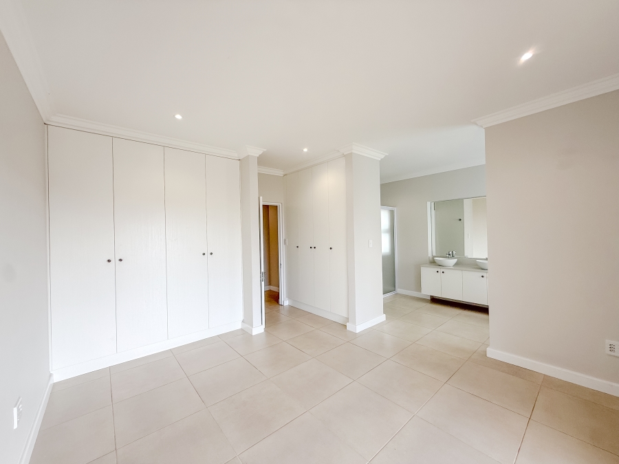 2 Bedroom Property for Sale in Baron View Western Cape